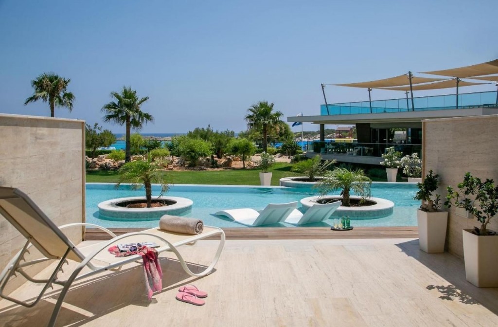 ASTERIAS BEACH HOTEL