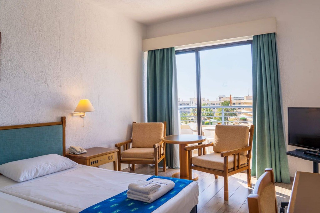 PAPHOS GARDENS HOTEL APARTMENTS