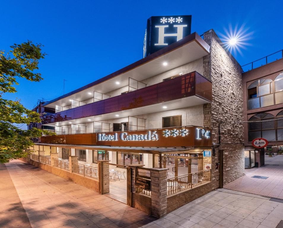 HOTEL CANADA