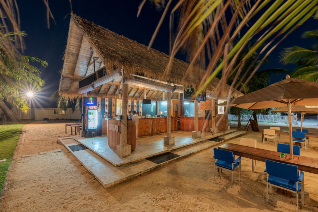 AMAYA BEACH PASSIKUDAH.