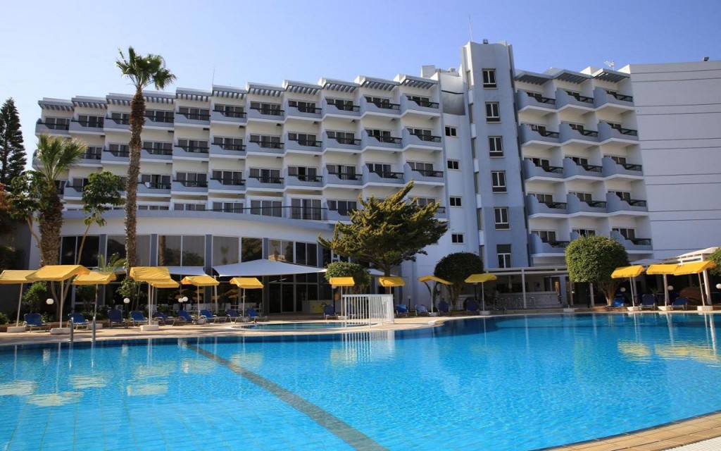 PAPOUIS PROTARAS HOTEL