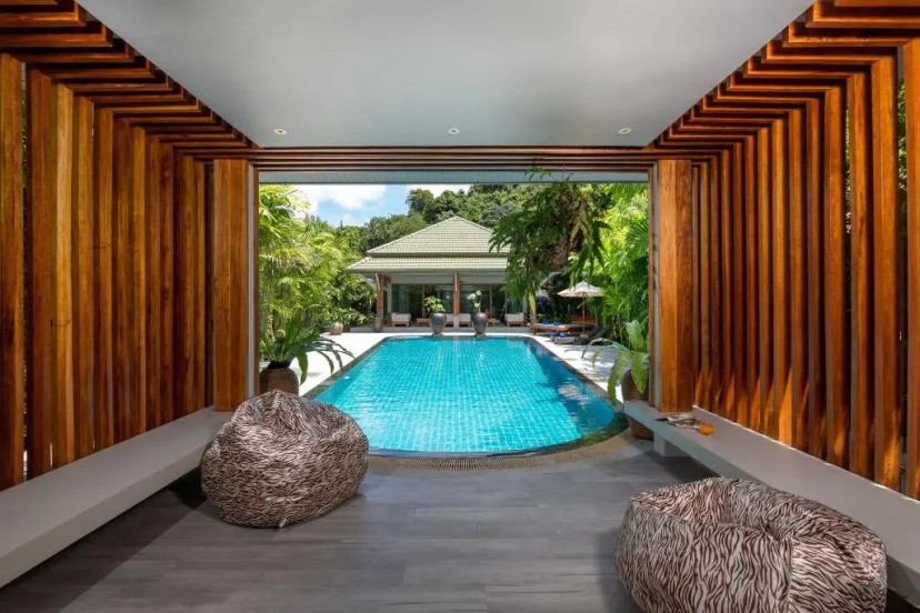 Karon Beach Pool Villa