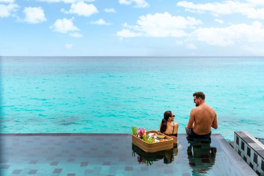 HILTON MALDIVES AMINGIRI RESORT & SPA