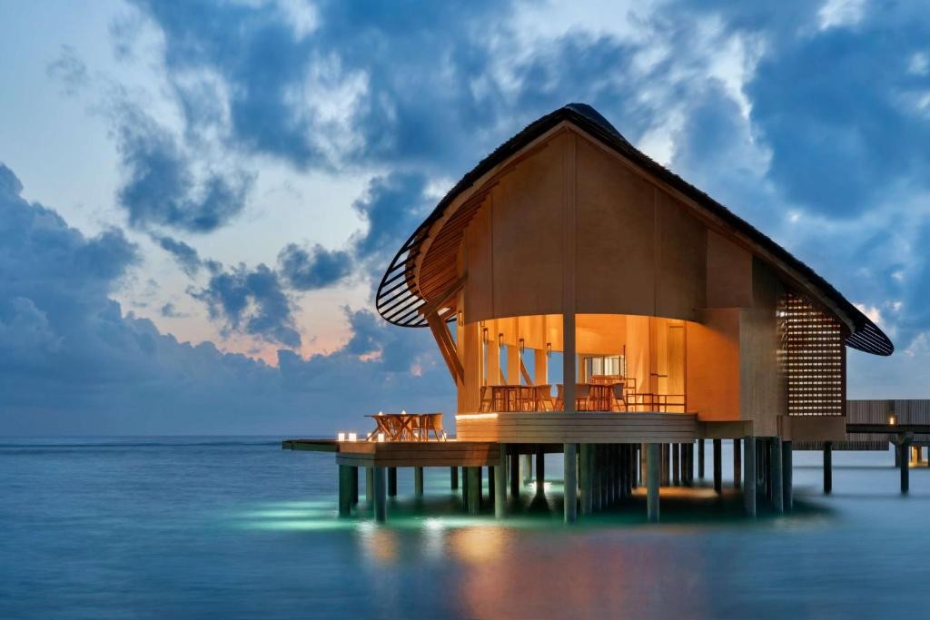 HILTON MALDIVES AMINGIRI RESORT & SPA