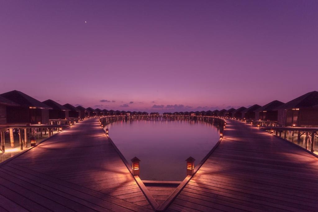 LILY BEACH RESORT & SPA AT HUVAHENDHOO