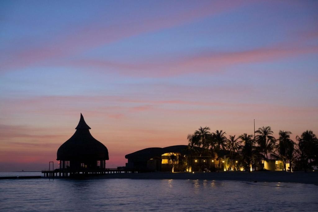 OUTRIGGER MALDIVES MAAFUSHIVARU