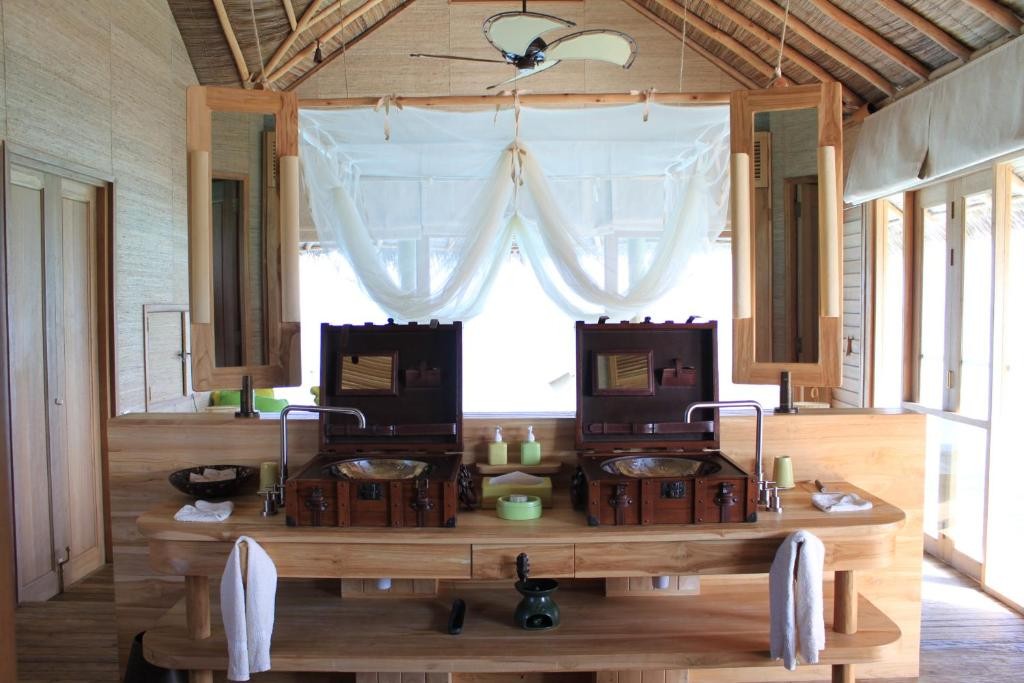 SIX SENSES LAAMU