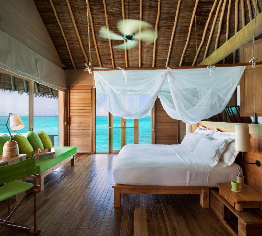 SIX SENSES LAAMU