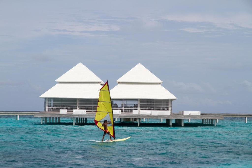 DIAMONDS THUDUFUSHI ISLAND