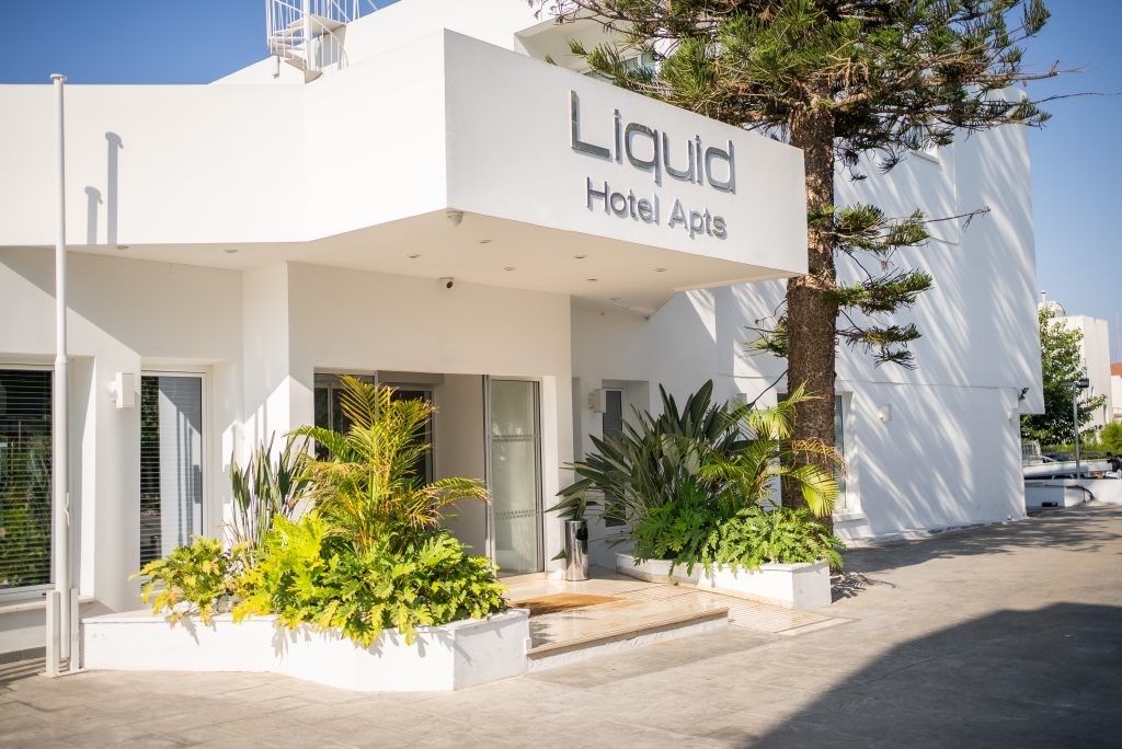 LIQUID HOTEL APTS