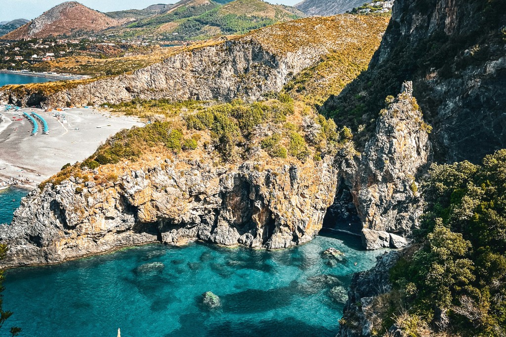 Почивка в Калабрия с чартър от София